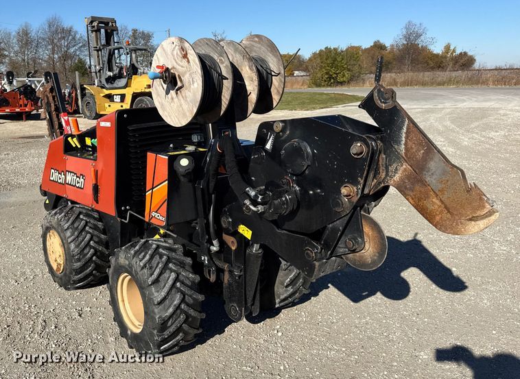image for item ER0241 2017 Ditch Witch 410SX trencher