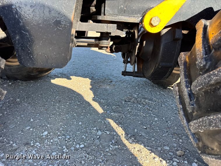 image for item ER0241 2017 Ditch Witch 410SX trencher