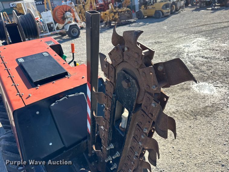 image for item ER0241 2017 Ditch Witch 410SX trencher