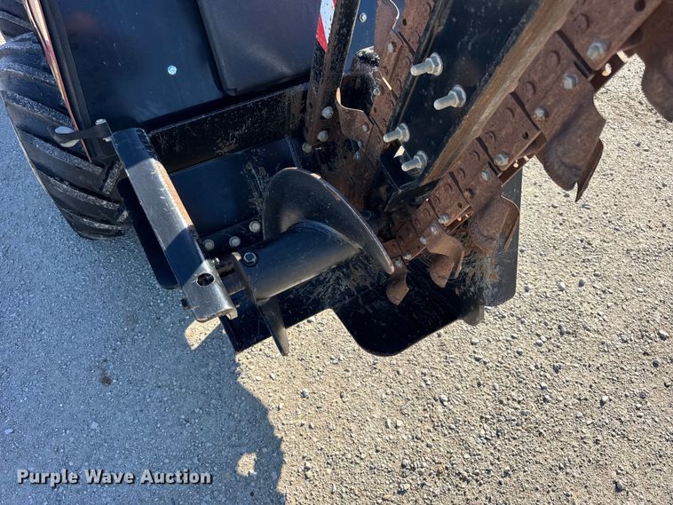 image for item ER0241 2017 Ditch Witch 410SX trencher
