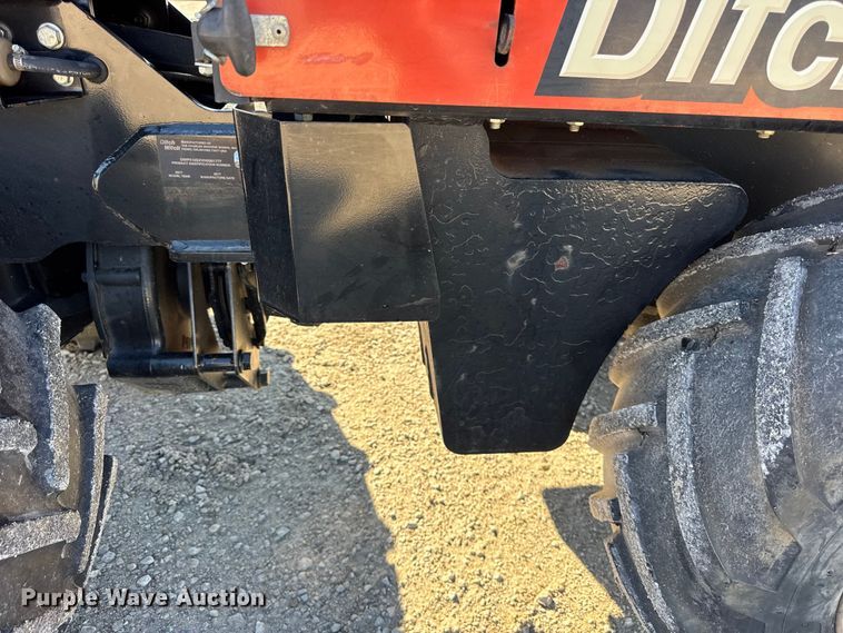 image for item ER0241 2017 Ditch Witch 410SX trencher