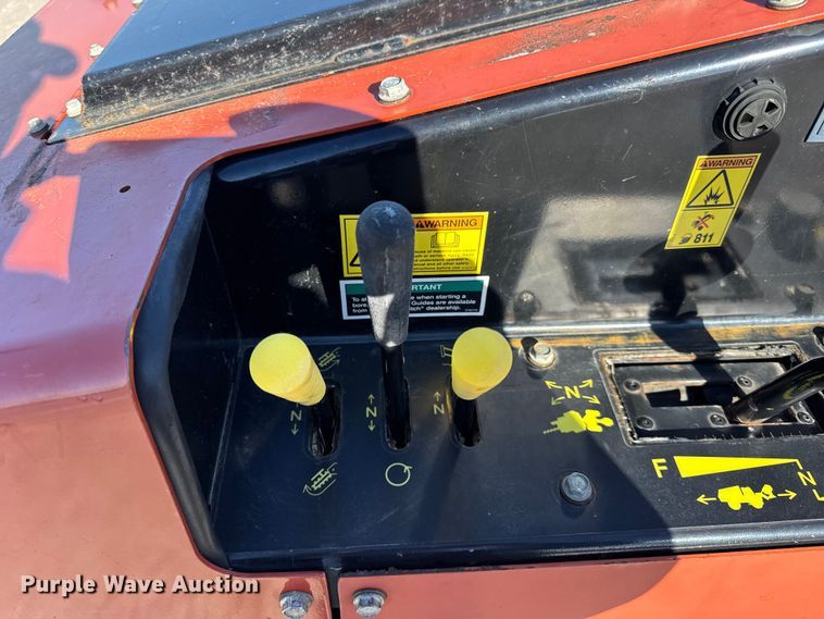 image for item ER0241 2017 Ditch Witch 410SX trencher