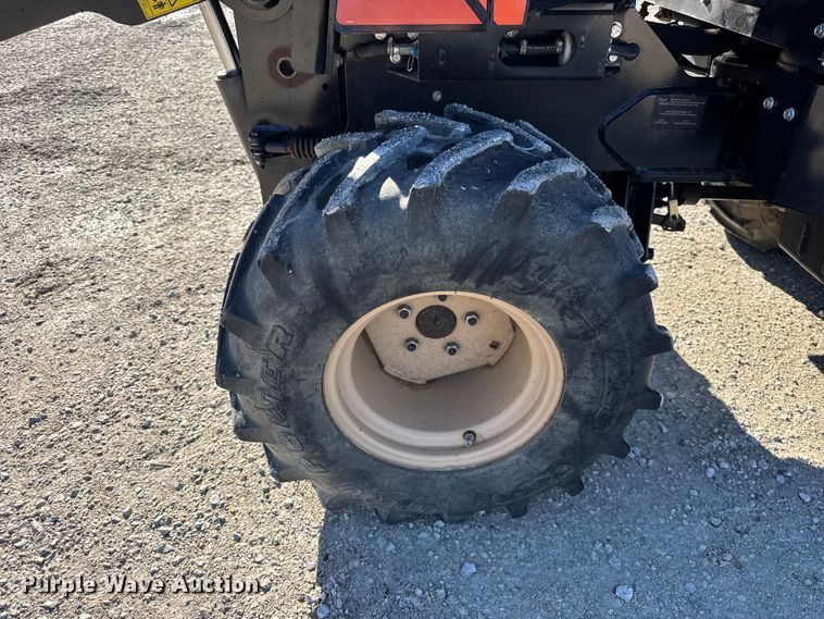 image for item ER0241 2017 Ditch Witch 410SX trencher