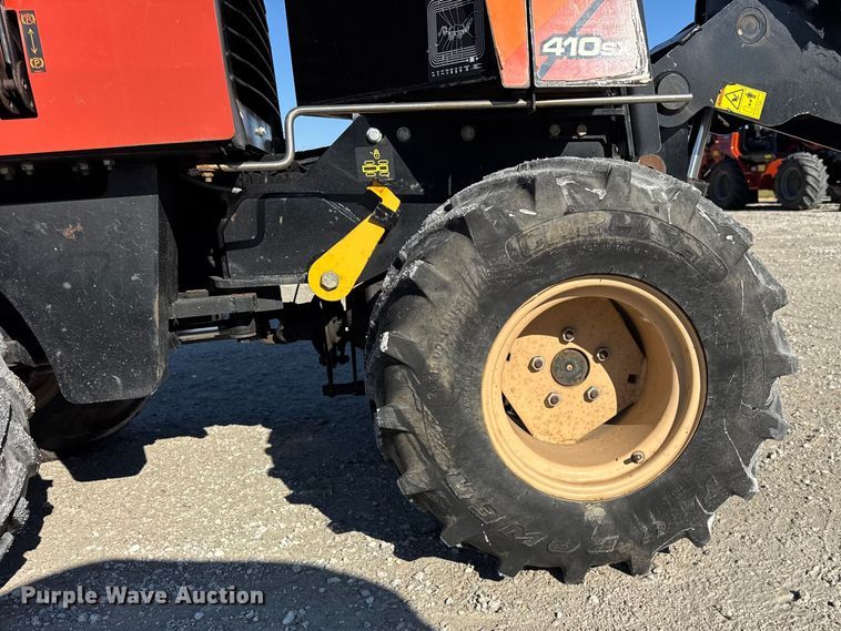 image for item ER0241 2017 Ditch Witch 410SX trencher