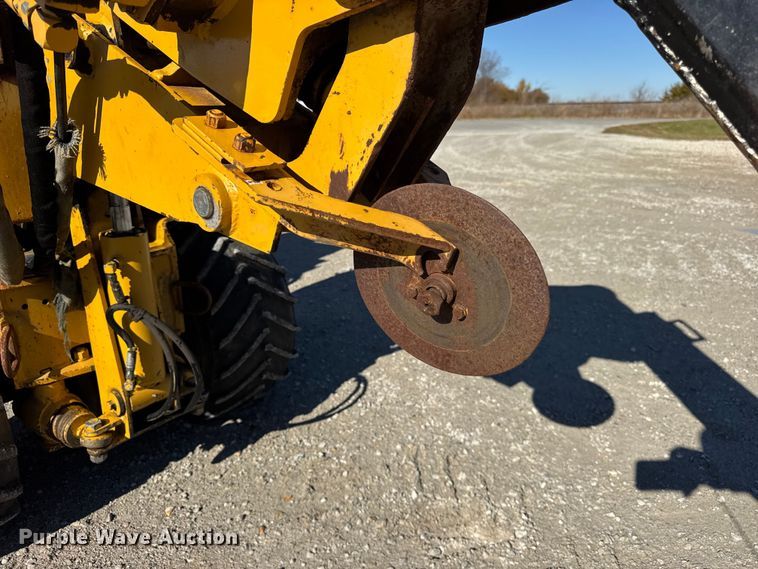 image for item ER0242 1997 Vermeer LM42 cable plow