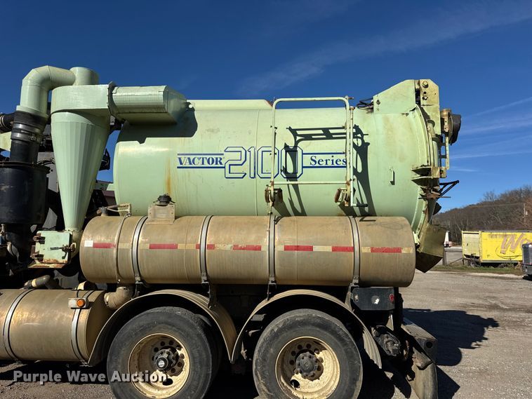image for item ER0257 2000 International F-2674 sewer jetter truck