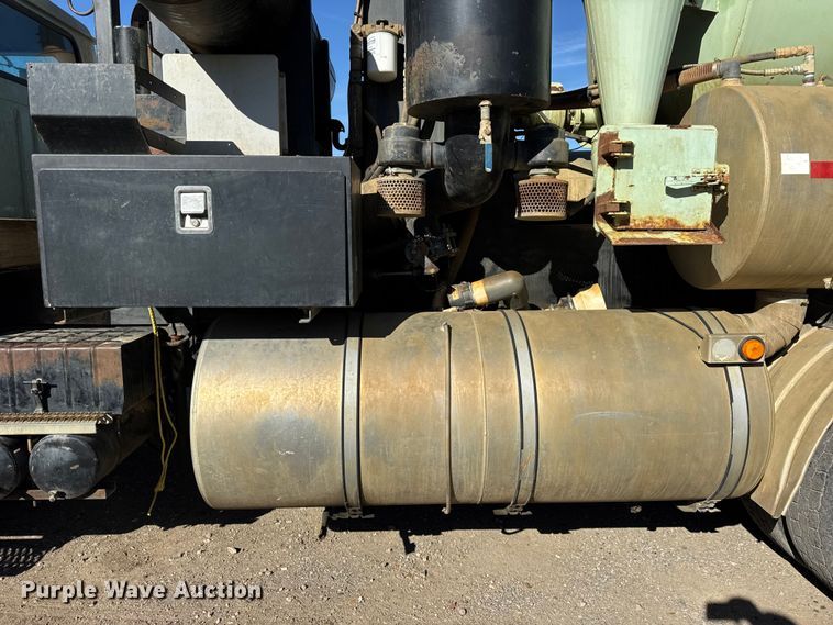 image for item ER0257 2000 International F-2674 sewer jetter truck