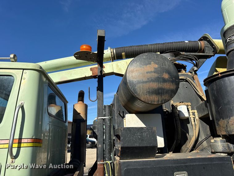image for item ER0257 2000 International F-2674 sewer jetter truck