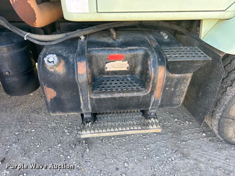 image for item ER0257 2000 International F-2674 sewer jetter truck