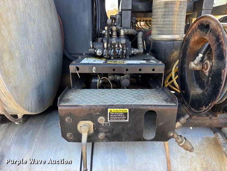 image for item ER0257 2000 International F-2674 sewer jetter truck