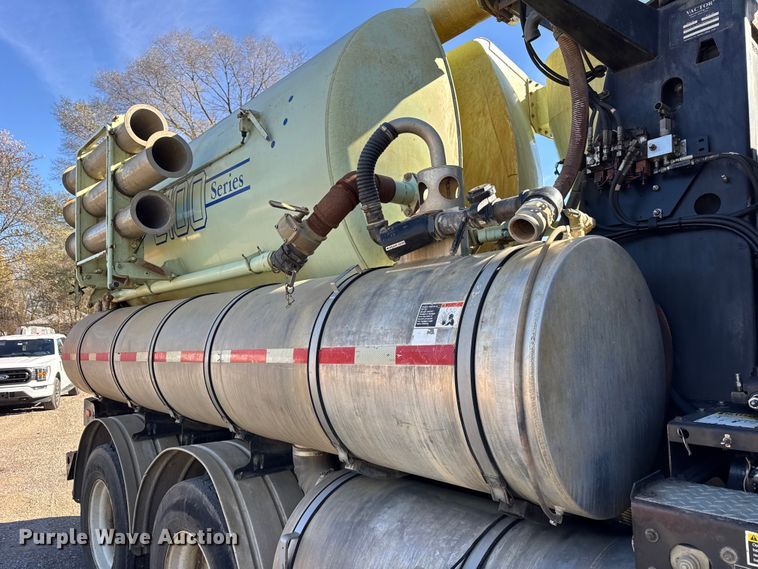 image for item ER0257 2000 International F-2674 sewer jetter truck