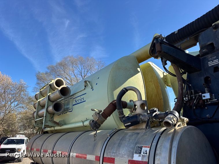 image for item ER0257 2000 International F-2674 sewer jetter truck