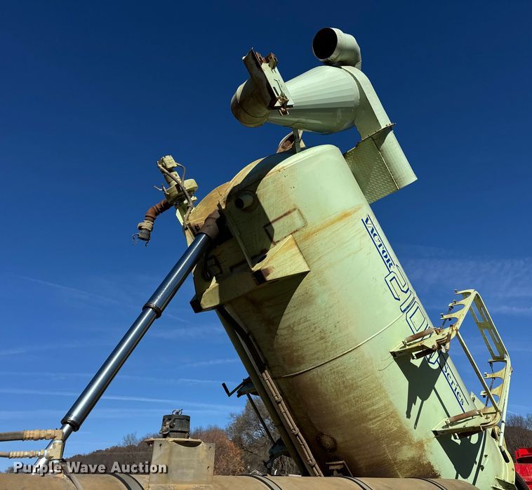 image for item ER0257 2000 International F-2674 sewer jetter truck