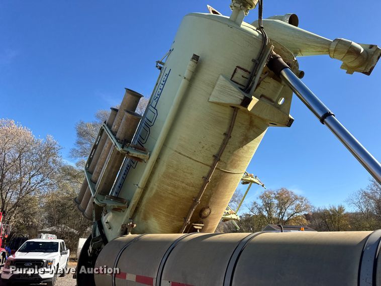 image for item ER0257 2000 International F-2674 sewer jetter truck