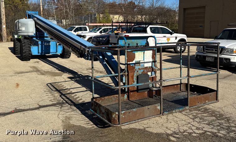 image for item ER0267 2005 Genie S85 boom lift