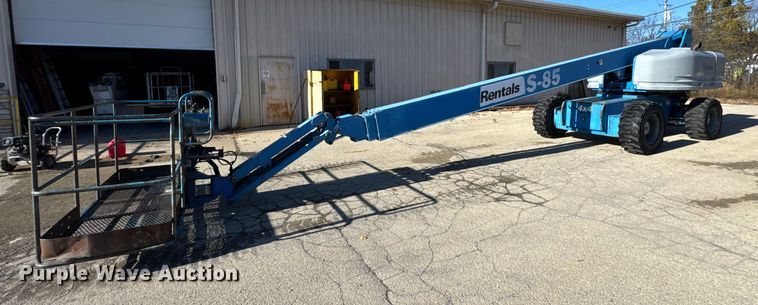 image for item ER0267 2005 Genie S85 boom lift