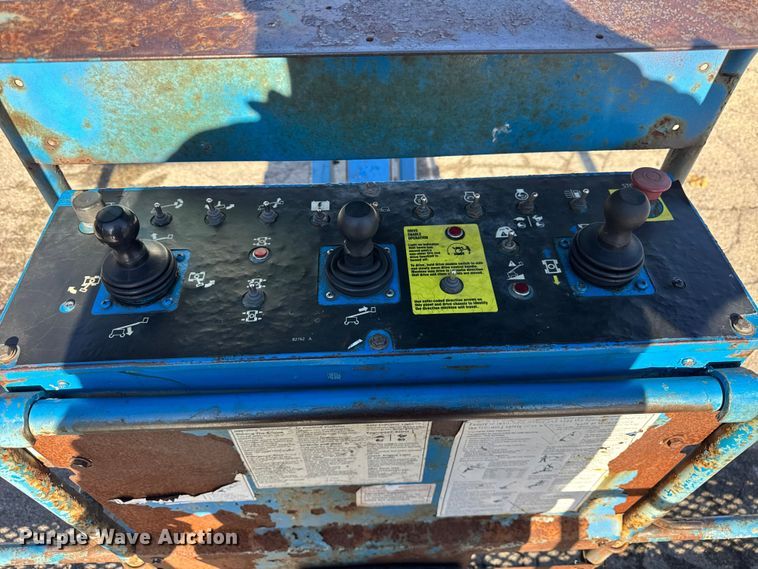 image for item ER0267 2005 Genie S85 boom lift