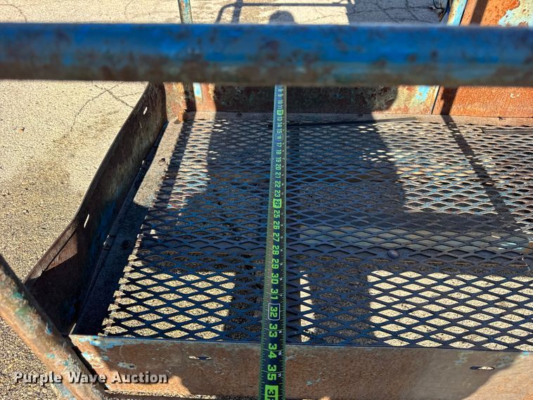 image for item ER0267 2005 Genie S85 boom lift