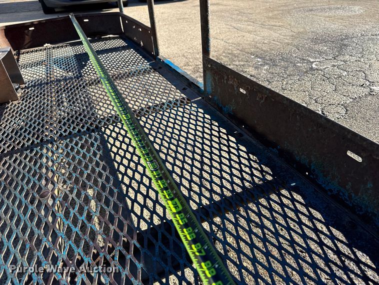 image for item ER0267 2005 Genie S85 boom lift