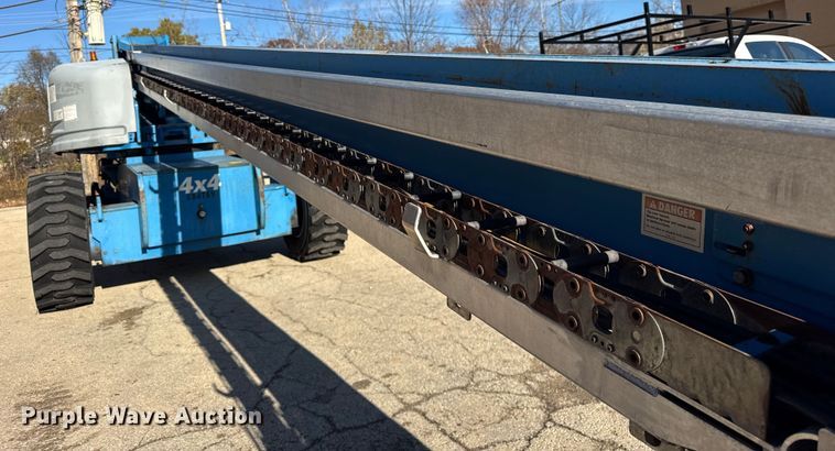 image for item ER0267 2005 Genie S85 boom lift