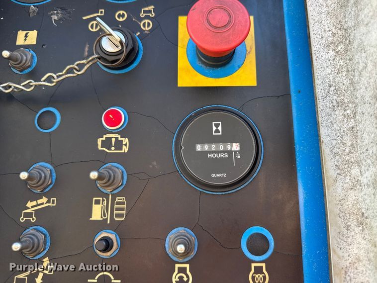 image for item ER0267 2005 Genie S85 boom lift