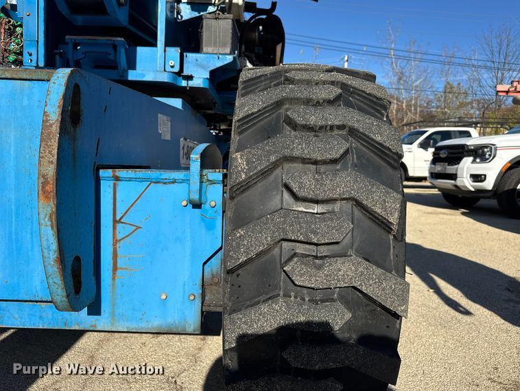 image for item ER0267 2005 Genie S85 boom lift