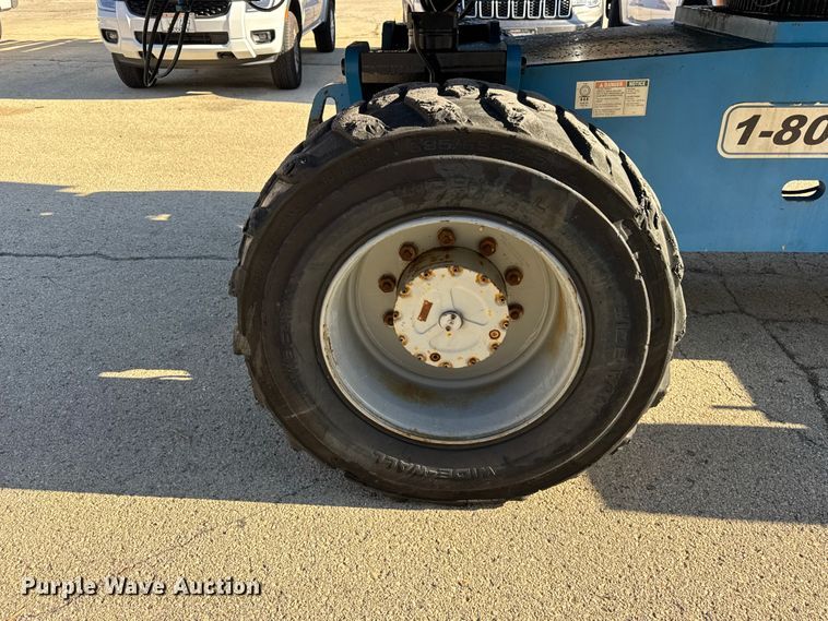 image for item ER0267 2005 Genie S85 boom lift