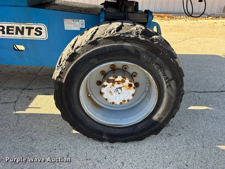 image for item ER0267 2005 Genie S85 boom lift