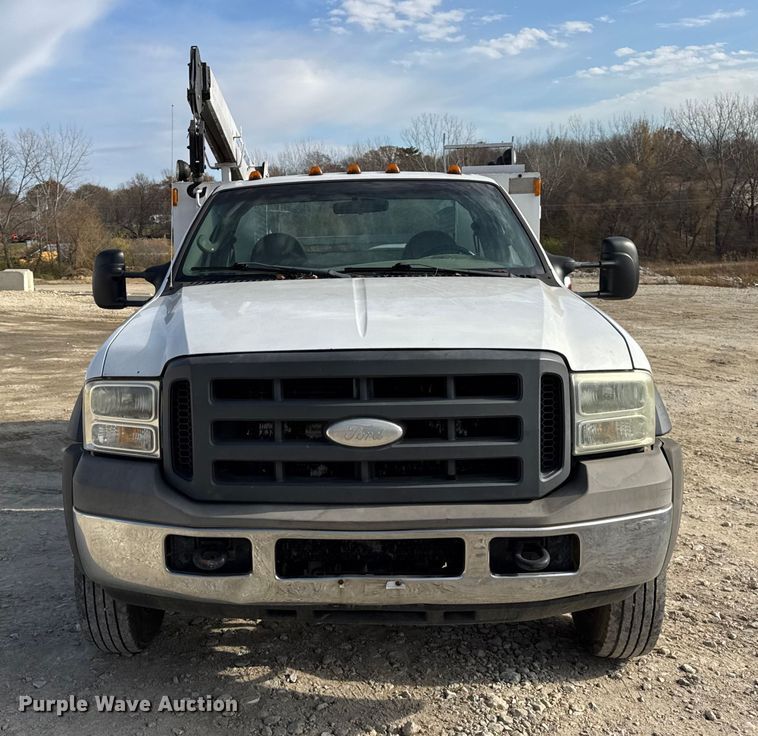 image for item ER0282 2005 Ford F450 Super Duty utility / service truck