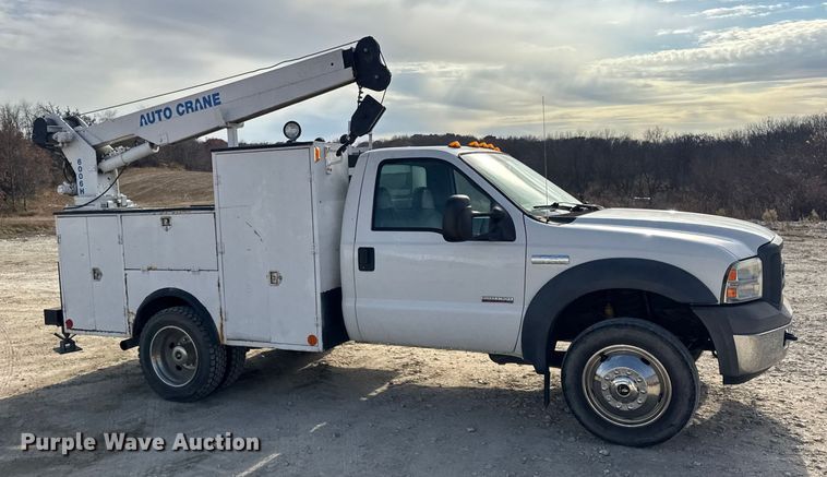 image for item ER0282 2005 Ford F450 Super Duty utility / service truck