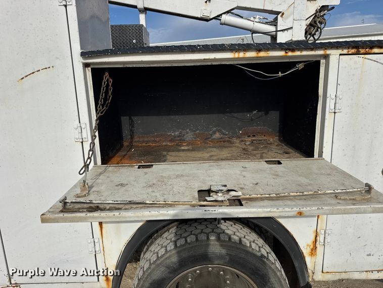 image for item ER0282 2005 Ford F450 Super Duty utility / service truck