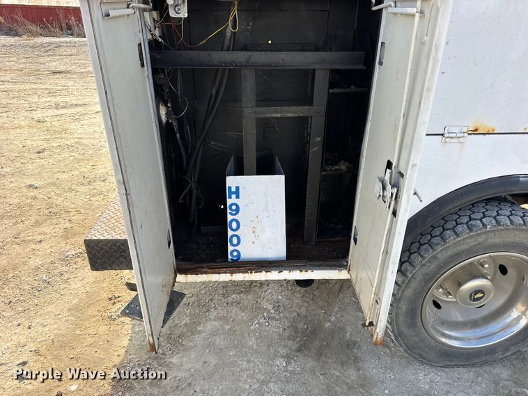 image for item ER0282 2005 Ford F450 Super Duty utility / service truck