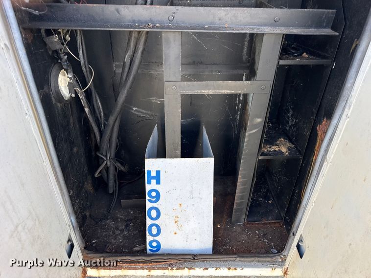 image for item ER0282 2005 Ford F450 Super Duty utility / service truck