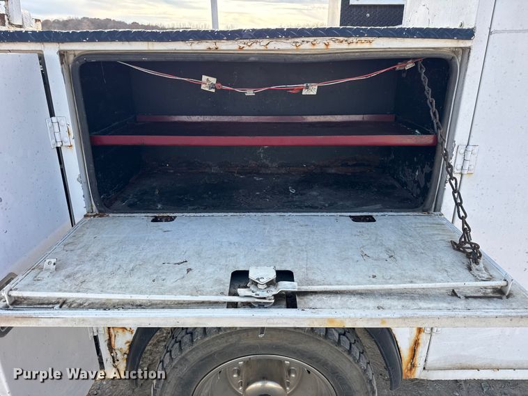 image for item ER0282 2005 Ford F450 Super Duty utility / service truck