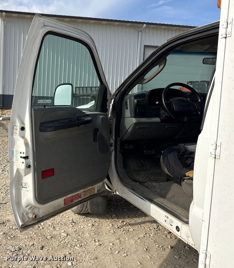 image for item ER0282 2005 Ford F450 Super Duty utility / service truck