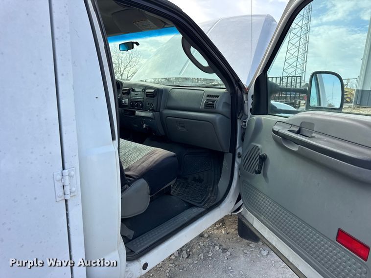 image for item ER0282 2005 Ford F450 Super Duty utility / service truck