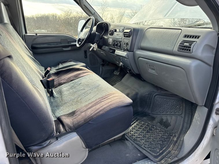 image for item ER0282 2005 Ford F450 Super Duty utility / service truck