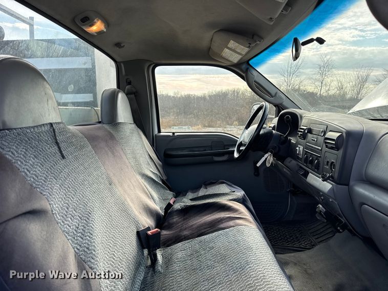 image for item ER0282 2005 Ford F450 Super Duty utility / service truck