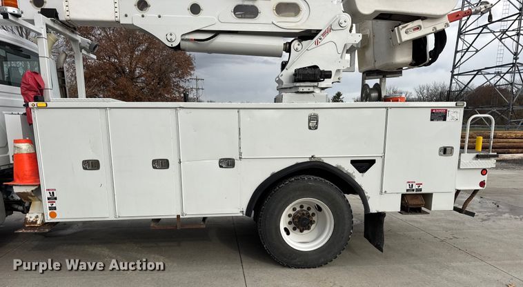 image for item ER0285 2014 International 4400 bucket truck