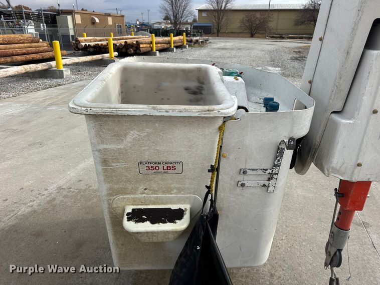 image for item ER0285 2014 International 4400 bucket truck