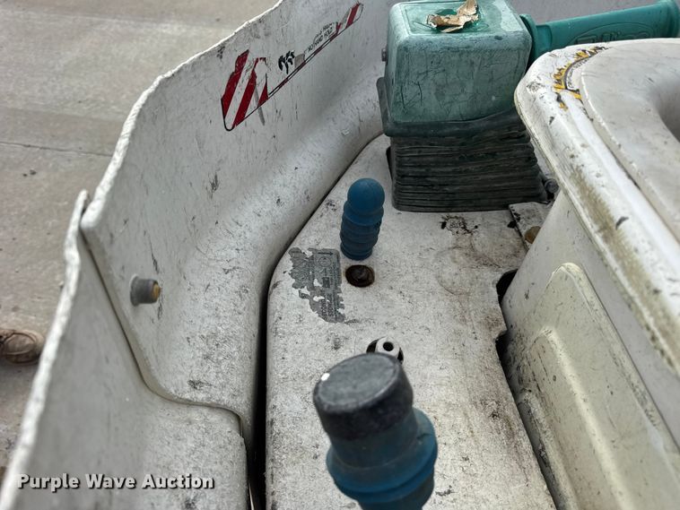 image for item ER0285 2014 International 4400 bucket truck