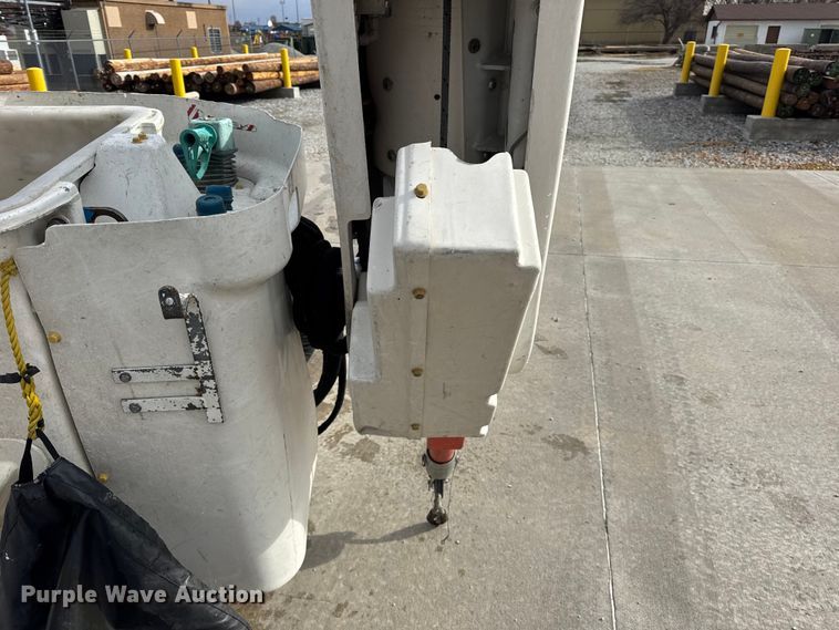 image for item ER0285 2014 International 4400 bucket truck