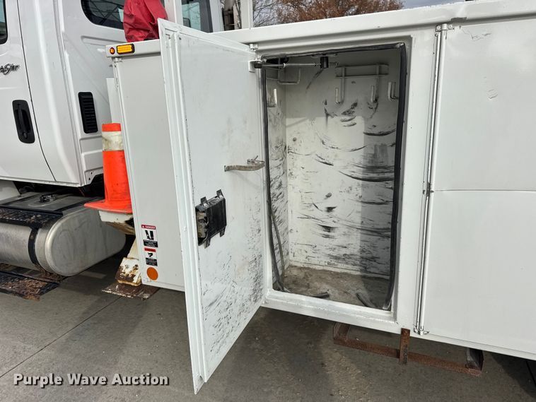 image for item ER0285 2014 International 4400 bucket truck