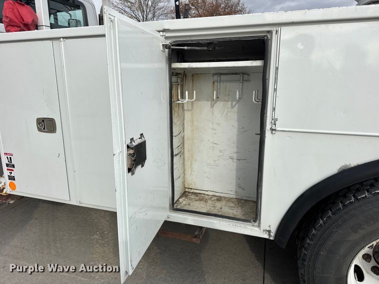 image for item ER0285 2014 International 4400 bucket truck