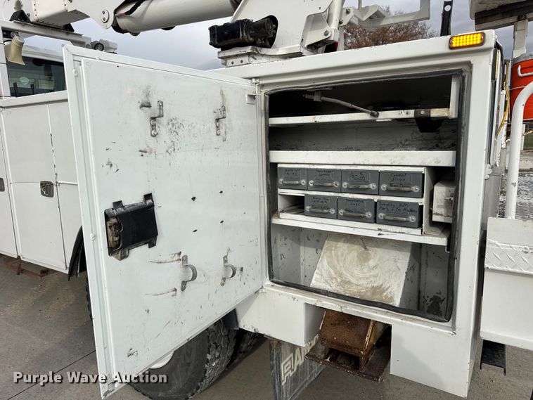 image for item ER0285 2014 International 4400 bucket truck