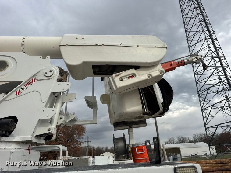 image for item ER0285 2014 International 4400 bucket truck