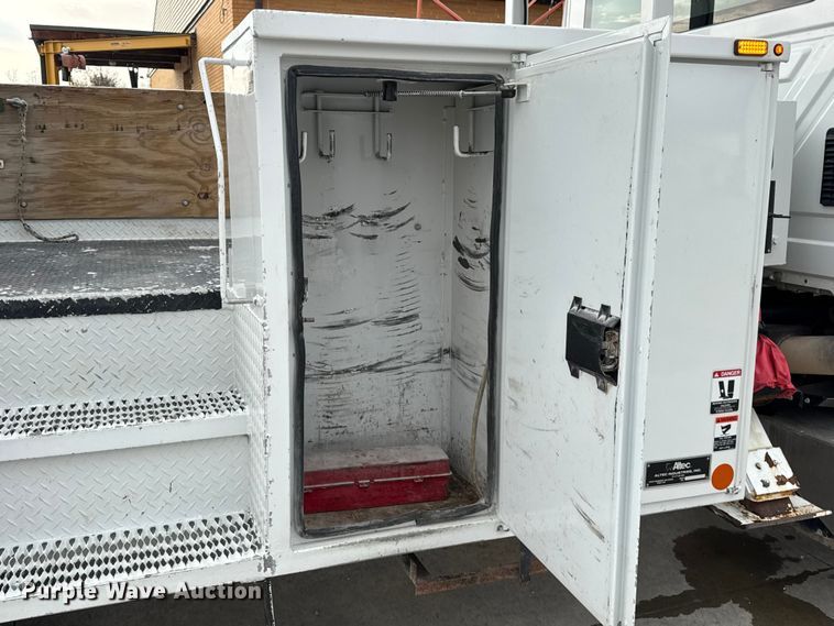 image for item ER0285 2014 International 4400 bucket truck