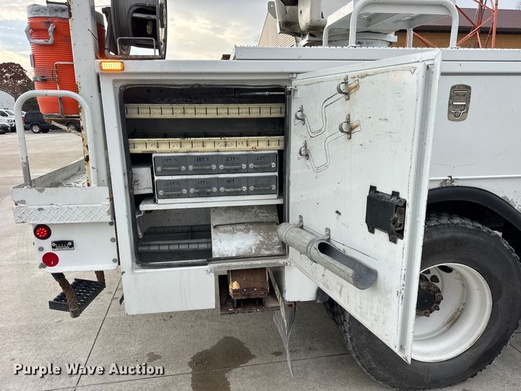 image for item ER0285 2014 International 4400 bucket truck