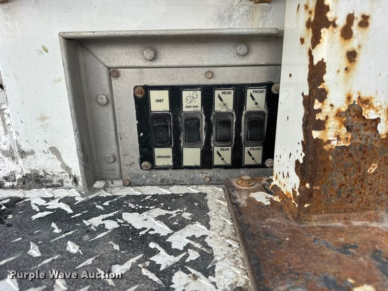 image for item ER0285 2014 International 4400 bucket truck