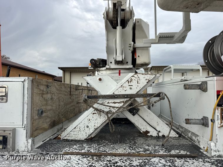 image for item ER0285 2014 International 4400 bucket truck